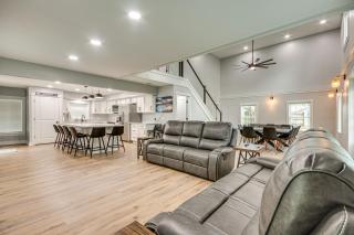 3 Mi to Navarre Beach Home with Furnished Patio - 8