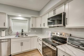 3 Mi to Navarre Beach Home with Furnished Patio - 4