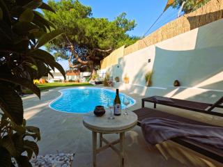 Cozy Mama Evas Homestay with Pool and Garden for Groups of 4 - Kirás Vrísi - 0