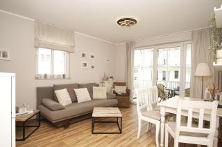 Villa Karola FeWo10 mit Schwimmbad und Saunanutzung im AHOI-Erlebnisbad Sellin - Göhren - 7