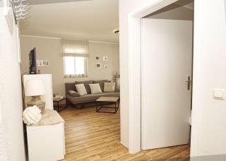 Villa Karola FeWo10 mit Schwimmbad und Saunanutzung im AHOI-Erlebnisbad Sellin - Göhren - 3