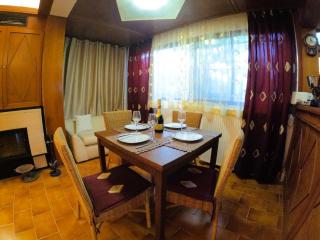 Cozy Mama Evas Homestay with Pool and Garden for Groups of 4 - Kirás Vrísi - 8