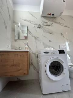 Toni Apartments Durres - 1