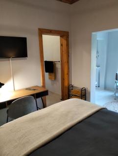 Charming Cottage in Prime Location - 1