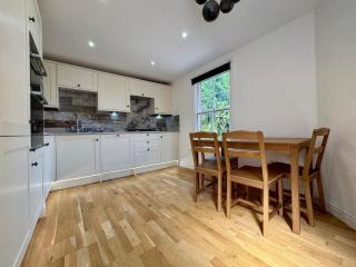 Central Winchester Townhouse - Winchester - 1