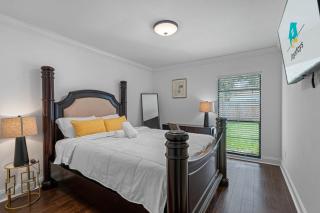 Luxury 5 BDRM Home - Stunning Pool - Huge Backyard - Tampa - 9