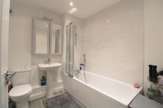 5 bed and 3 bath house in London - 2