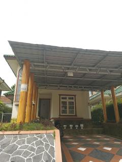 Villa Puncak Resort - Cipanas - 0