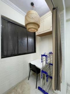 1 BHK Prime location on Linking Road, Khar West, Mumbai - Mumbai - 3