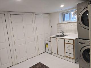 Bright and Cheery separate unit - Hamilton - 5