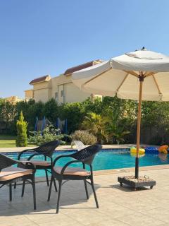 Villa Ayoun El Nakheel Luxury Family Stay with Garden and Pool - - 2