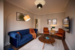 Luxe Home, Long Stay Savings, Central, Parking - Leeds - 0