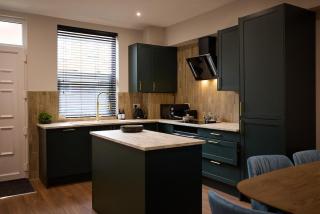 Luxe Home, Long Stay Savings, Central, Parking - Leeds - 2