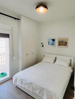 Elegant 2BR Retreat Modern Artistic with Lift - Athen - 6