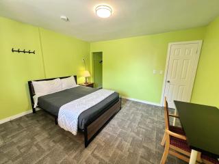 6267 Persepolis Inn - Niagara Falls - 9