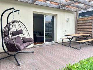 LE DUPLEX CHESSY - 15min From Disneyland - 2 Private Parkings - Garden - KingSize & QueenSize Bed - SuperMarket behind the house - 4