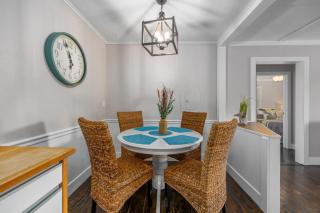 Bluestar Cottage - Hot Tub Pergola and Fire pit - Saugatuck - 1