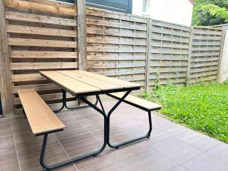 LE DUPLEX CHESSY - 15min From Disneyland - 2 Private Parkings - Garden - KingSize & QueenSize Bed - SuperMarket behind the house - 3