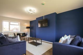 New Hey Long Stay Contractor Home by Rework Accommodation - Birkenhead - 9