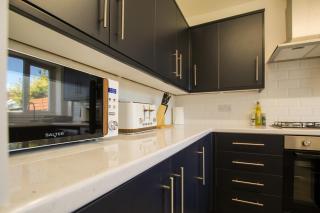 New Hey Long Stay Contractor Home by Rework Accommodation - Birkenhead - 2