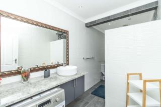 Charming 2-Bedroom in Joburg - Johannesburg - 4