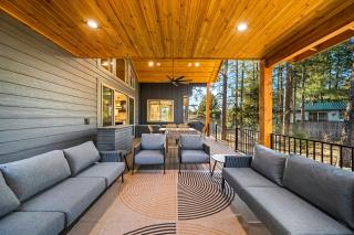 3BR Home with Lake Views, Outdoor Living Area and BBQ - 1