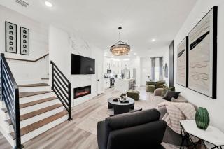 NRG Black Lounge Townhome Close to all Stadiums downtown & City Life - Houston - 0