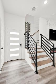 NRG Black Lounge Townhome Close to all Stadiums downtown & City Life - Houston - 9