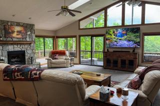 Can't Bear to Leave Mountain House - Maggie Valley - 6