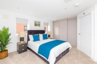 Alt-Stay Leeds, Horsforth - Parking & EV Plug - King Size Bed - En-suite's - Ideal For Contractors & Long Stays - Horsforth - 2