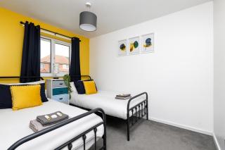 Alt-Stay Leeds, M1 Junction 45 Skelton Lane - Parking - Wi-Fi - Ideal For Contractors & Long Stays - Leeds - 1