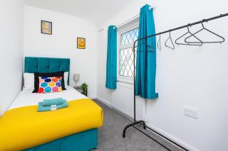 Alt-Stay Temple Newsam - Free Parking & Fast Fibre Wi-Fi - Ground Floor Bathroom & Master En-suite - Ideal For Contractors & Long Stays - Leeds - 3