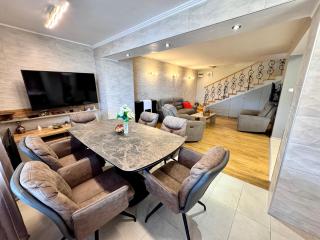 Villa Horizon - Spacious Sea View House with 6 Bedrooms in Balchik - Baltsjik - 1