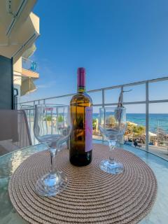 SeaZen Beach Front Suites - Nea Kallikratia - 3