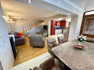 Villa Horizon - Spacious Sea View House with 6 Bedrooms in Balchik - Balchik - 1