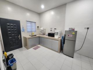 4 bedroom homestay @ Mersing - Mersing - 9