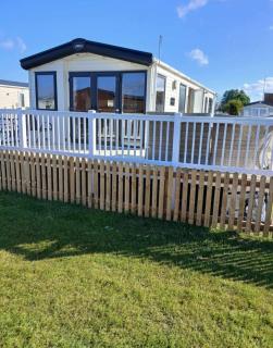 UNITY BEACH BREAN holiday resort unity Brean 6 birth 2 pets stay free No workers sorry passes not included - 0