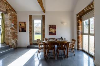 Owls Hoot at Tove Valley Cottages - Towcester - 1