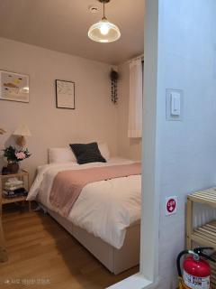 STAY EDGE GONGBAEK - near Shindaebang Station Boramae Hospital & Park Hongik University Airport Bus near Sindorim, Gangnam - 6