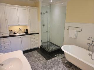Shaughnessy Heritage Manor on Vancouver's Westside free housekeeping optional - Vancouver - 1