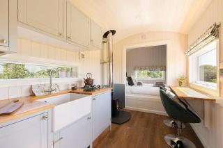 The Shepherd's Retreat Secluded and private Cosy Hut Outdoor Bath with Firepit - Seamer - 0