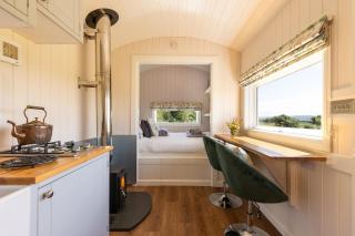 The Shepherd's Retreat Secluded and private Cosy Hut Outdoor Bath with Firepit - Seamer - 2