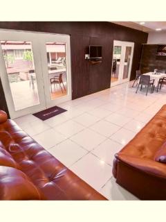 Brother Villa - - 8