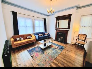 Bridgerton House Gravesend's Finest 5 - Bedroom Period Home Grand Elegant - Kent - 3