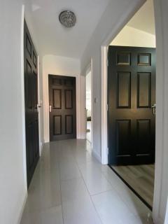 Modern 1 bedroom flat with patio garden & parking - Ashford - 5