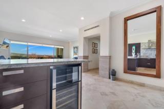 Medano Beach 2 Pools Downtown Marina Spacious - Cabo San Lucas - 1