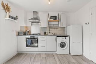 Stylish 2BR House - Central - Parking - Birmingham - 3