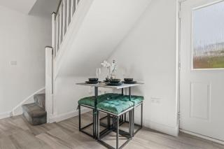 Cosy 2-Bed House Perfect for Families, Sleeps 4, Free Parking, High-Speed Internet - 7