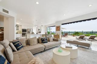 Exquisite Panoramic View Estate - Newport Beach - 7