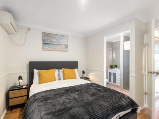 Sunnybank Hills Retreat 6 Beds Near Market Square - 1
